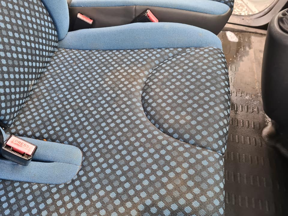 Nettoyage des si&egrave;ges de voiture
